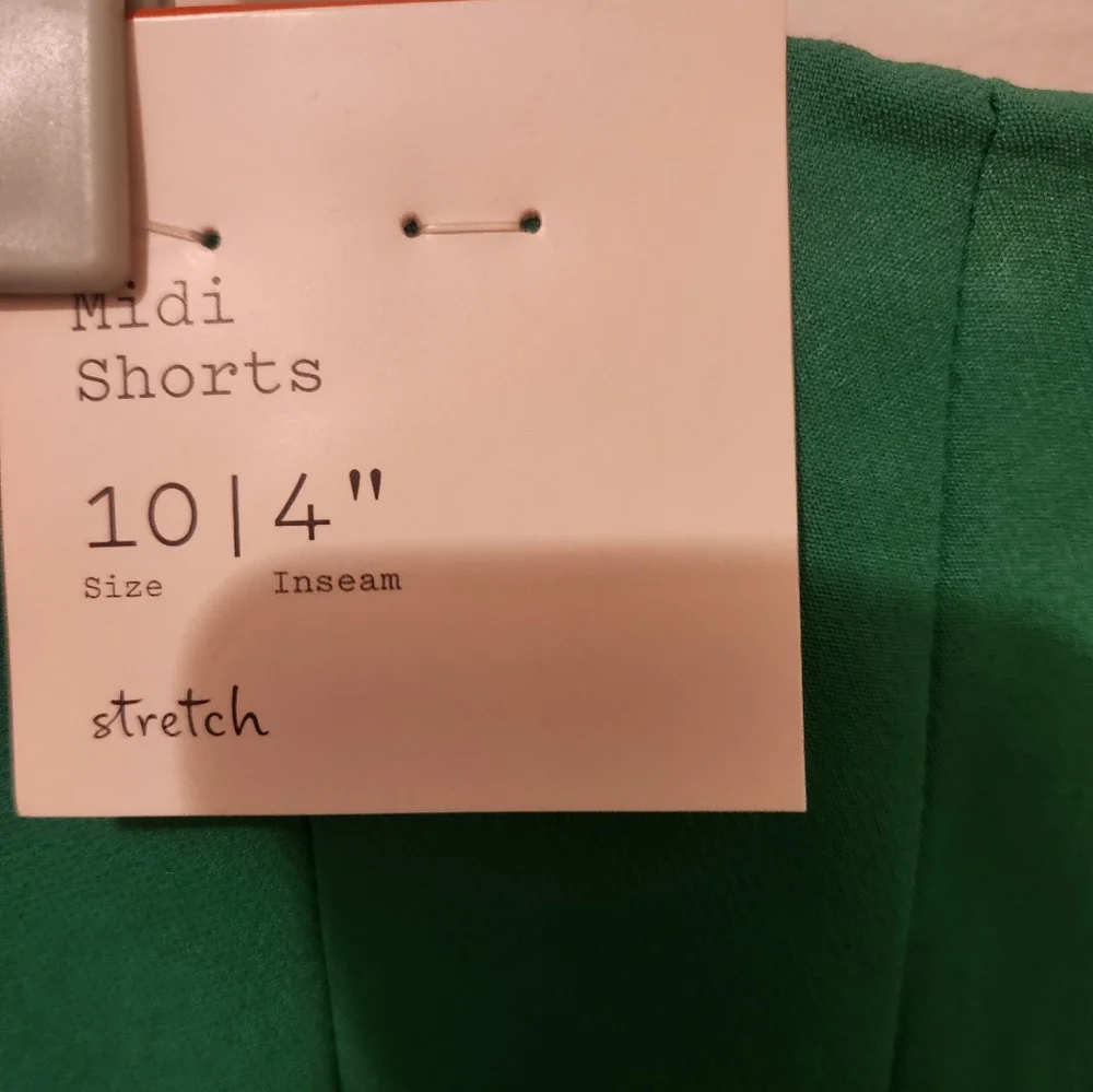 Brand New Green Women's Shorts - Picture 3 of 4